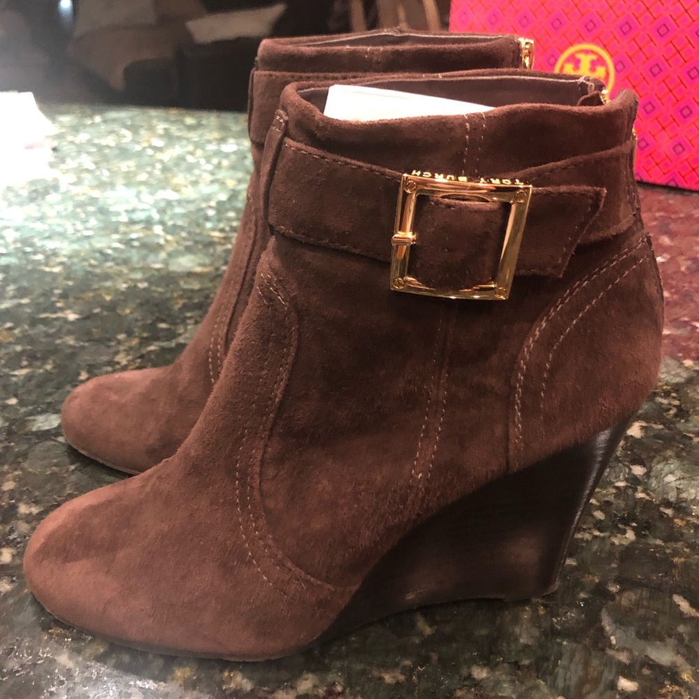 HP! Tory Burch booties in Coconut brown suede and gold buckles. Size 8.5.